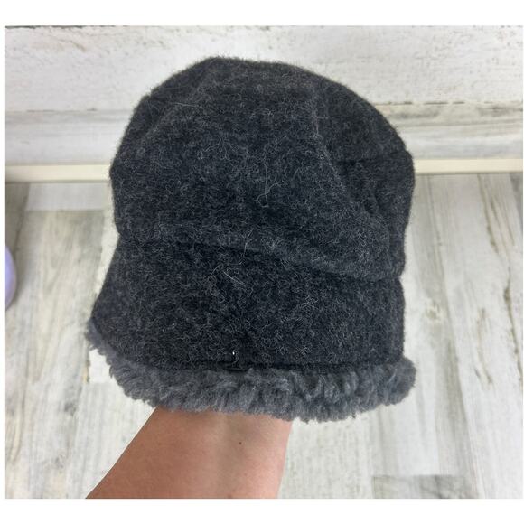 La Fenice Women’s Gray Floral Crochet Wool Winter Hat One Size Cozy Italian65 - Picture 2 of 4